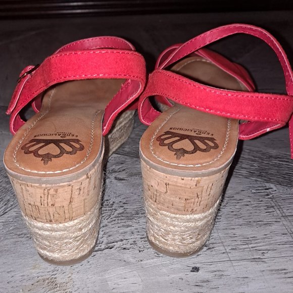 Fergalicious red strap sandals - Picture 2 of 6